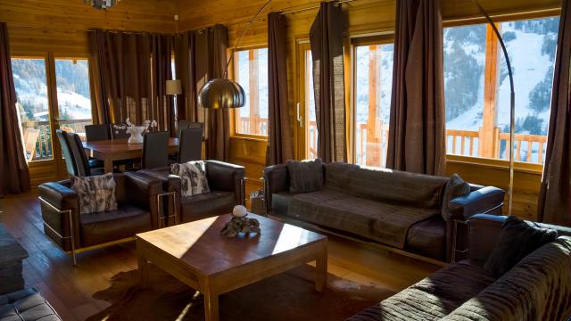 Intérieur cosy d'un chalet à Vars