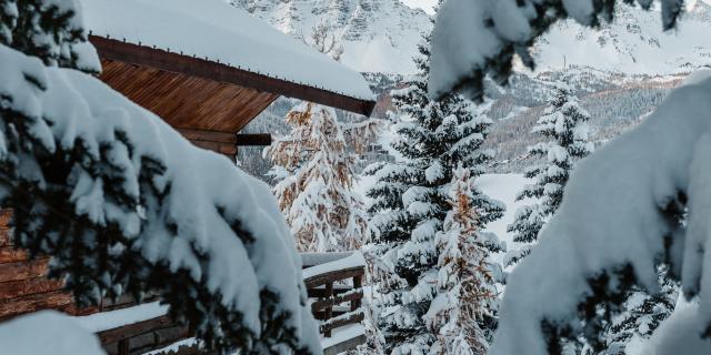 Chutes de neige sur les villages de Vars