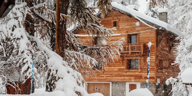 Chutes de neige dans les villages de Vars