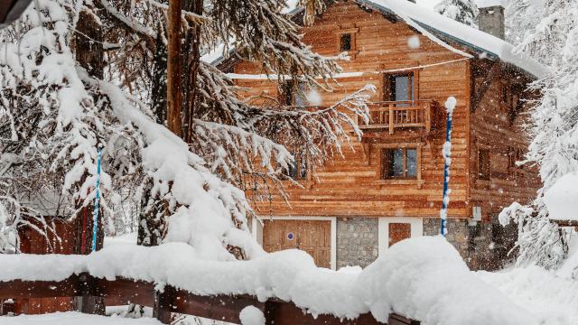 Chutes de neige dans les villages de Vars