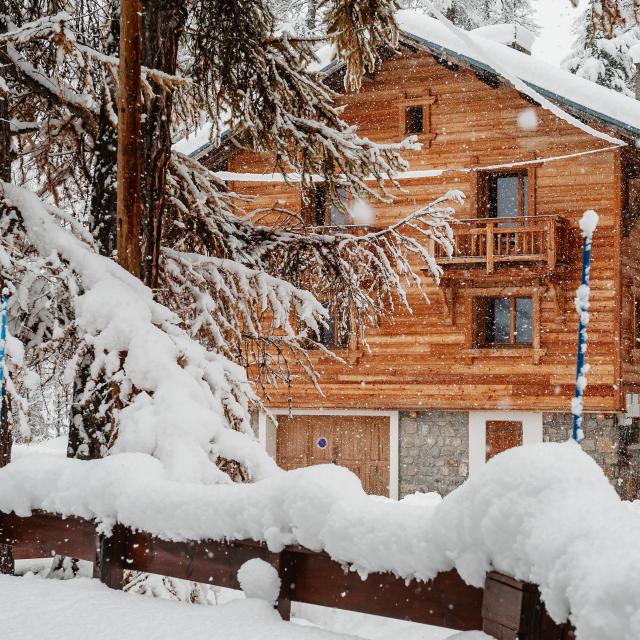 Chutes de neige dans les villages de Vars