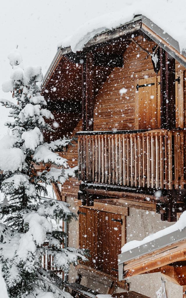 Chutes de neige abondantes dans les villages de Vars