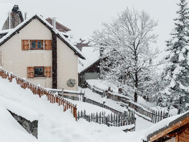 Cœur du village de Vars Sainte Catherine sous la neige