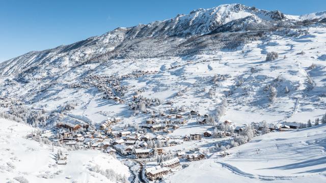 Les villages de Vars vêtus de leur manteau blanc