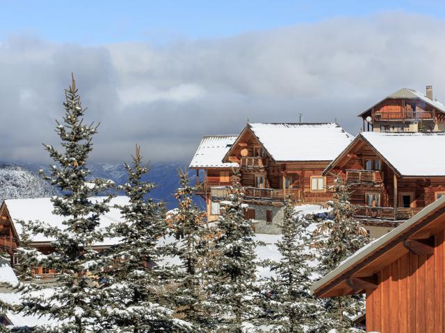 Vars Sainte Catherine et ses chalets