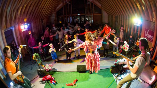 Le RDV des marmailles: Tous les enfants ont RDV tous les mardis des vacances scolaires pour un spectacle