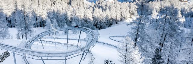 Luge du Caribou, Une luge sur ail alternant vrilles, vagues, sauts et autres chicanes... pour le plaisir de tous