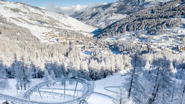 Luge du Caribou, Une luge sur ail alternant vrilles, vagues, sauts et autres chicanes... pour le plaisir de tous