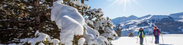 Balade en raquettes dans de beaux espaces vierges