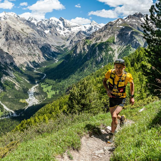 Vars offre une multitude d'itinéraires permanents de trail pour tous les niveaux.