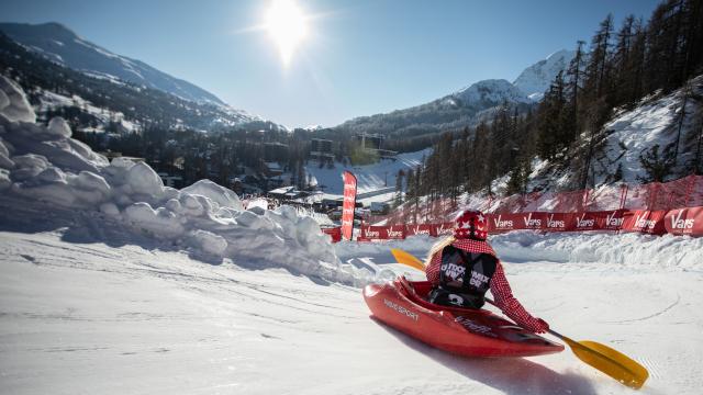 Vars Outdoormix Winter Festival Snowkayak Credit Kinaphoto