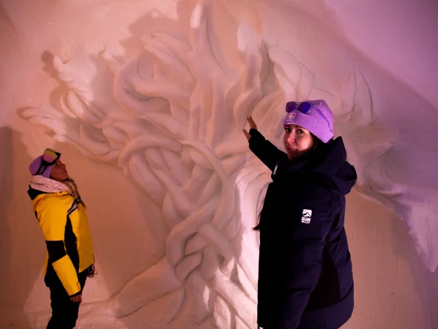 Grotte de glace sur le thème des vikings