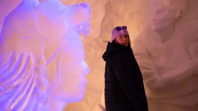 Grotte de glace sur le thème des vikings