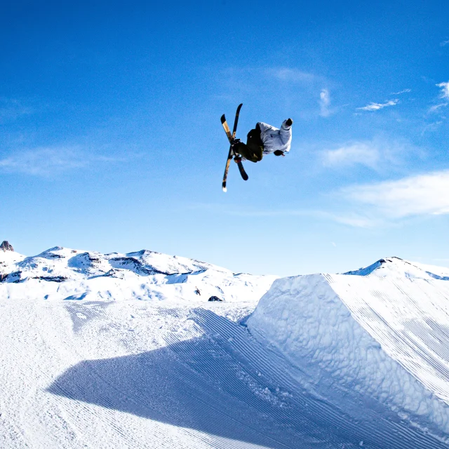 Ski freestyle sur le Varspark