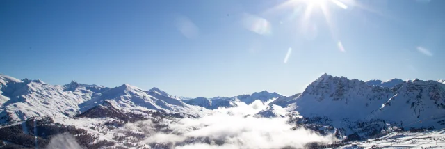 Vue sur l'Eyssina avec une mer de nuage